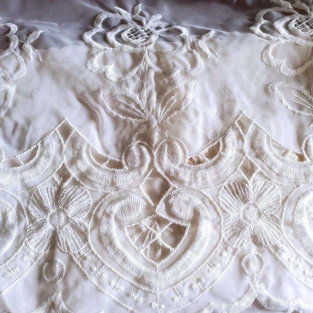 Vintage White Floral Embroidered Lace Sheer Curtain Valance 21 1/2